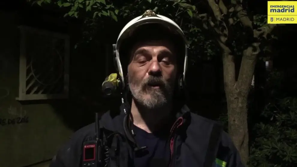 Bomberos Madrid sofocan incendio en una vivienda de Carabanchel