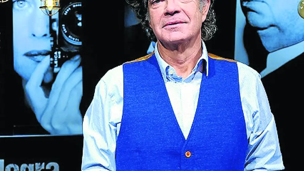 El escritor Juan Bolea presenta ‘La noche negra’ en Aragón TV.