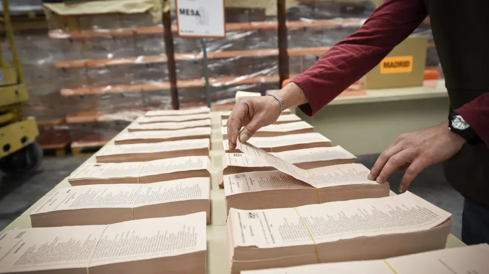 Papeletas electorales para las elecciones autonómicas y municipales de 2015