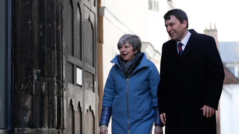 Britain's Prime Minister Theresa May visits the city of Salisbury one year after the nerve agent attack on former Russian spy Sergei Skripal, Britain March 4, 2019. Adrian Dennis/Pool via REUTERS [[[REUTERS VOCENTO]]] BRITAIN-EU/