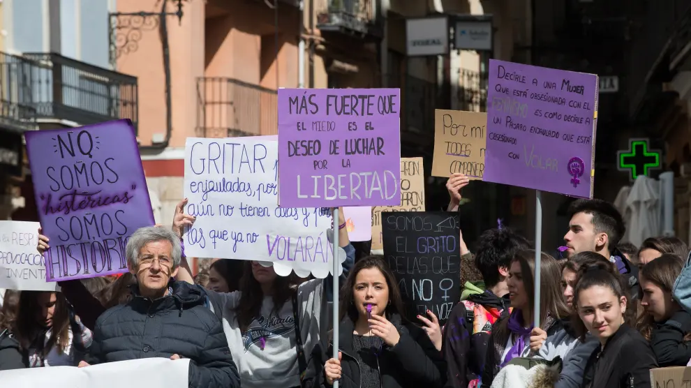 8-M: Teruel se tiñe de morado durante la huelga feminista.