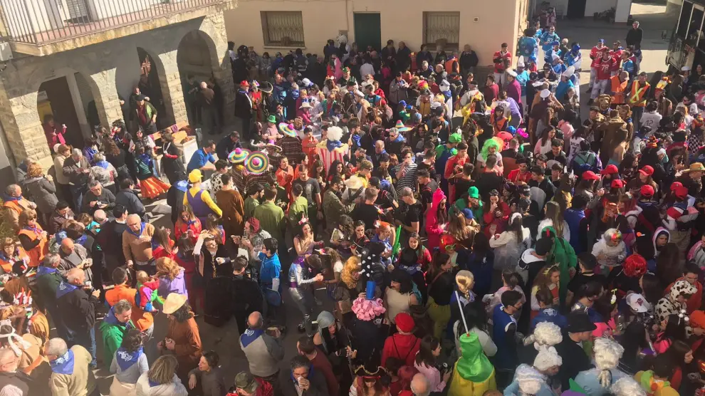 Inicio del carnaval itinerante de La Fueva en Tierrantona
