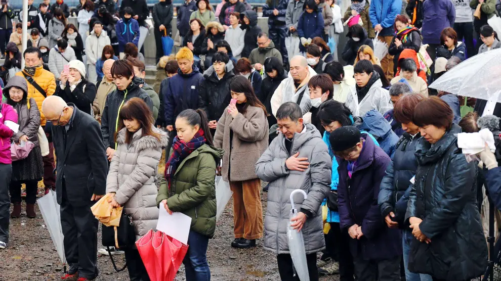 Japón recuerda el tsunami de 2011 con el estigma de Fukushima aún visible