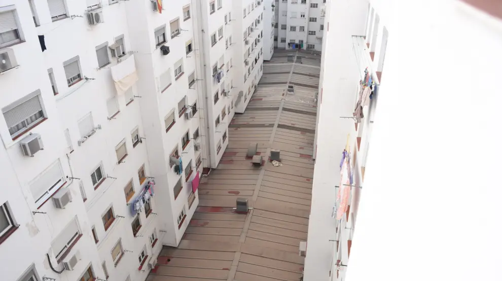 Una bebé cae de un quinto piso en Las Delicias