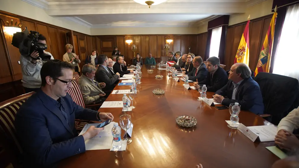 Reunión de todos los implicados en el vaciado de Santolea en la Subdelegación del Gobierno