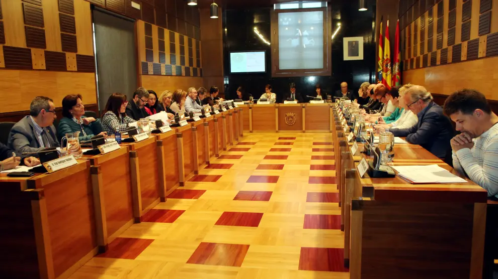 Sesión plenaria del Ayuntamiento de Huesca de este miércoles.