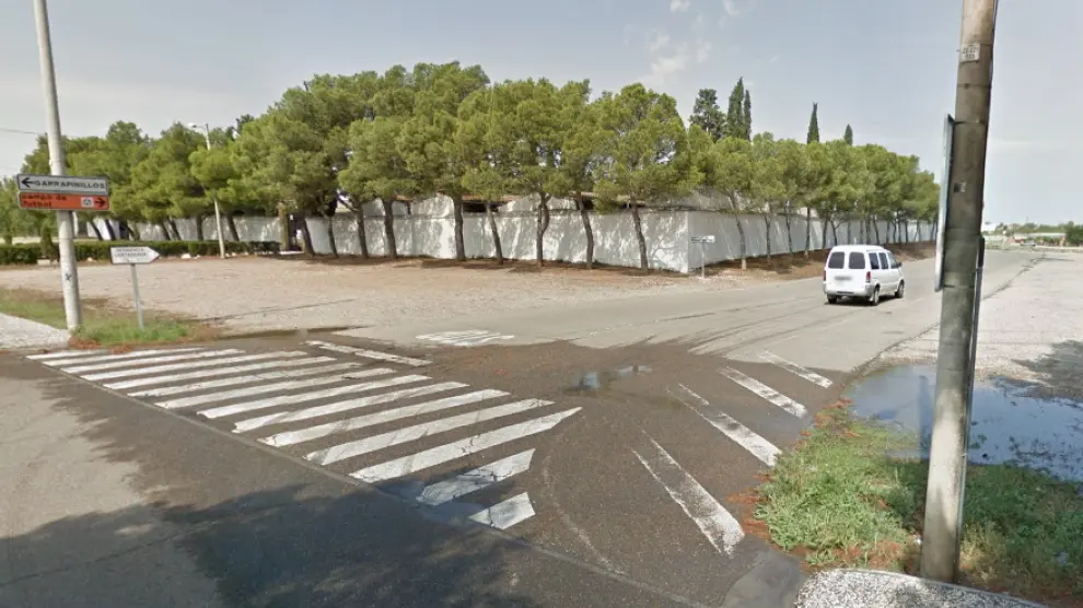 El asalto se produjo en la explanada que hay junto al cementerio de Casetas, en la calle de San Jorge.