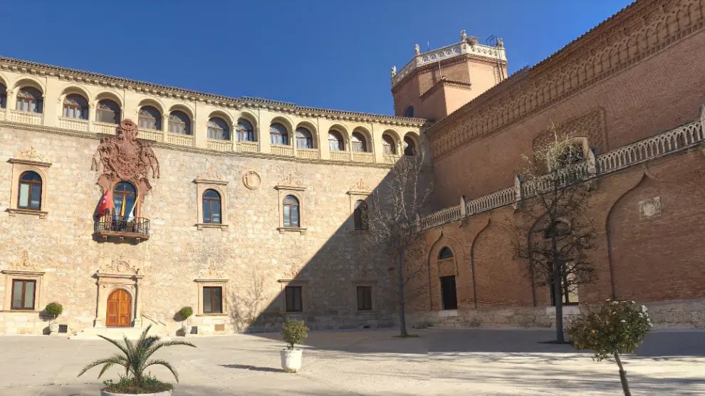Obispado de Alcalá de Henares, donde impartían charlas para "curar la homosexualidad".