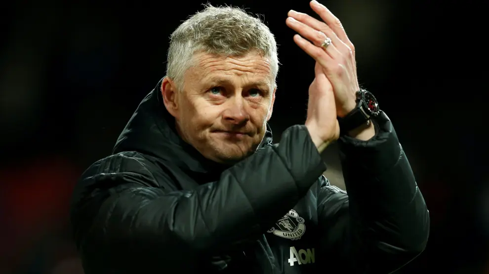 FILE PHOTO: Soccer Football - Champions League Quarter Final First Leg - Manchester United v FC Barcelona - Old Trafford, Manchester, Britain - April 10, 2019  Manchester United manager Ole Gunnar Solskjaer applauds fans after the match                     REUTERS/Andrew Yates/File Photo [[[REUTERS VOCENTO]]] SOCCER-ENGLAND-MUN-WHU/PREVIEW