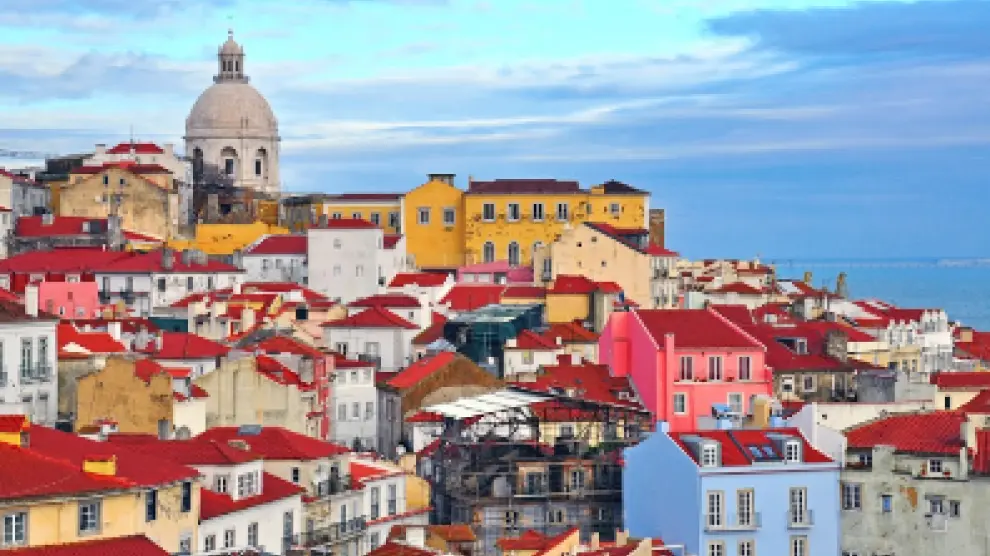 Lisboa, además de estar muy cerca, forma parte de las ciudades que hay que visitar, la menos, una vez en la vida.