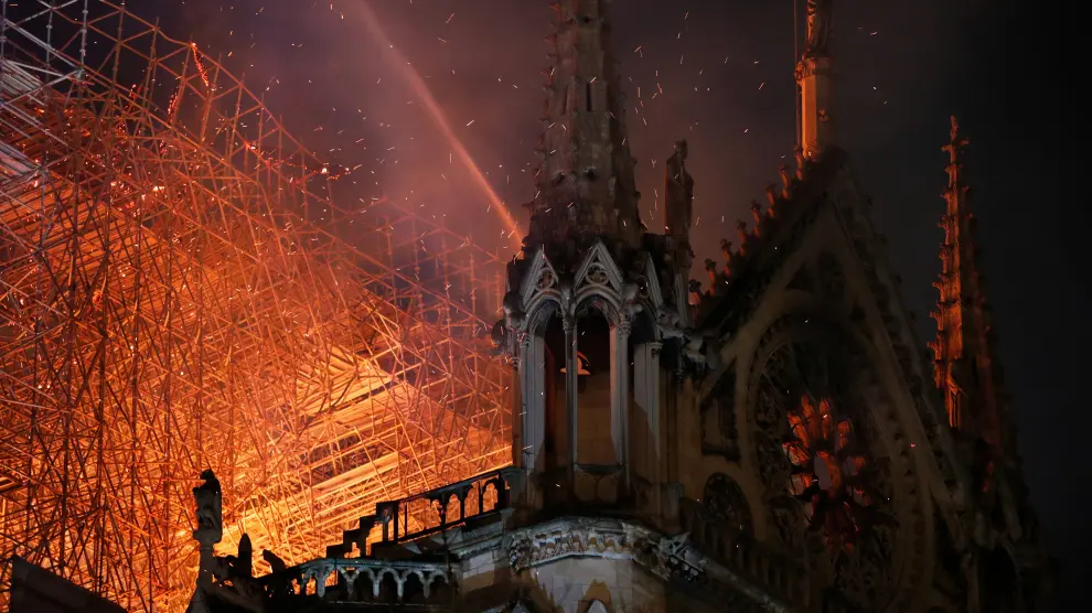La catedral de Notre Dame, en llamas.