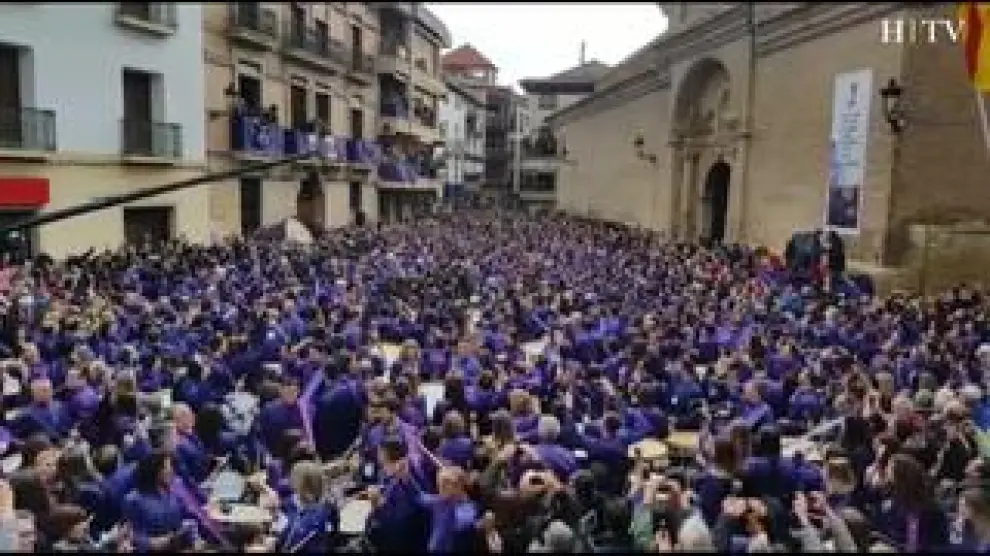 Miles de personas se han dado cita en este pueblo del Bajo Aragón para seguir el acto de Romper la Hora, que ha contado con Ana Belén como invitada de honor.