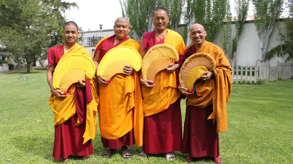 Monjes budistas tibetanos