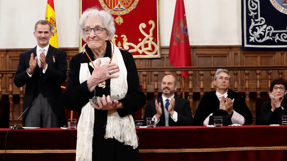 Ida Vitale recoge el premio Cervantes.