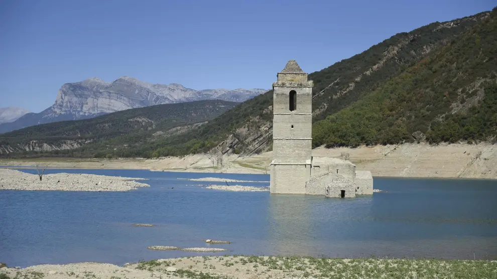 La torre de la iglesia de Mediano es del siglo XVII y está catalogada como Bien de Interés Cultural.