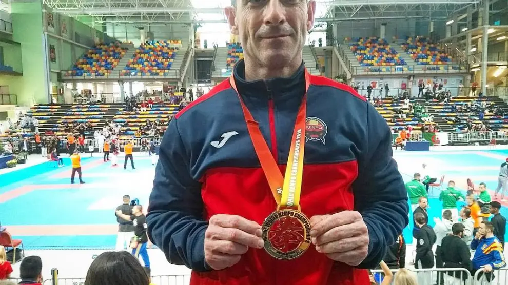 El deportista y entrenador de kenpo en Pedrola, Iñaki Abad, plata en el Mundial de Guadalajara