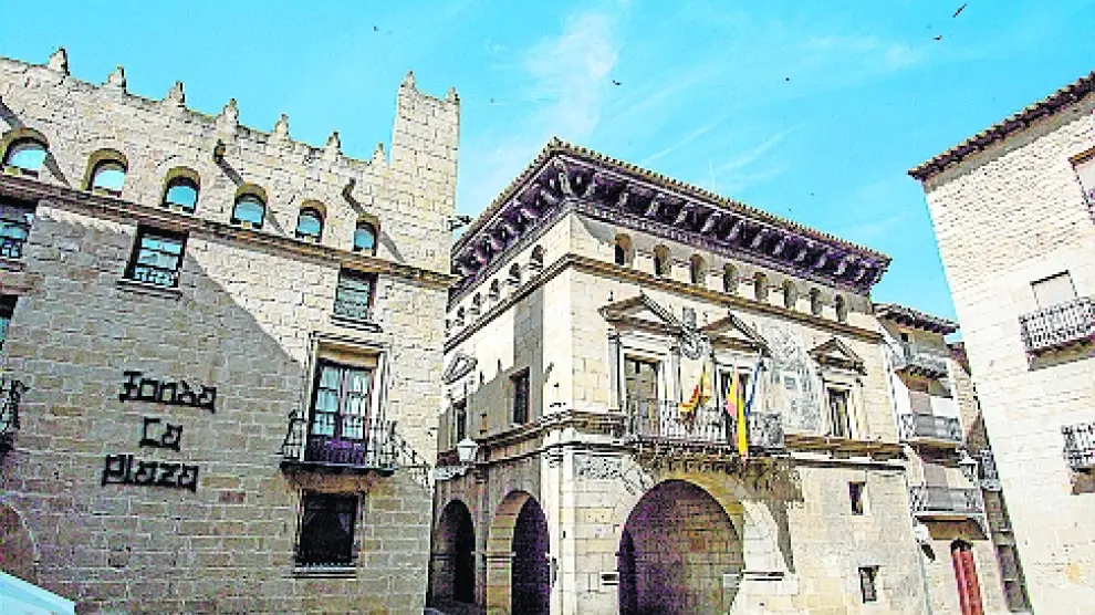 El ayuntamiento data del siglo XVI.