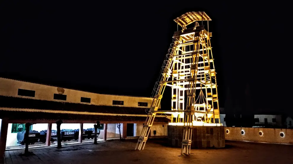 El museo minero, con el castillete Pozo Corral Negro, es todo un símbolo del municipio.