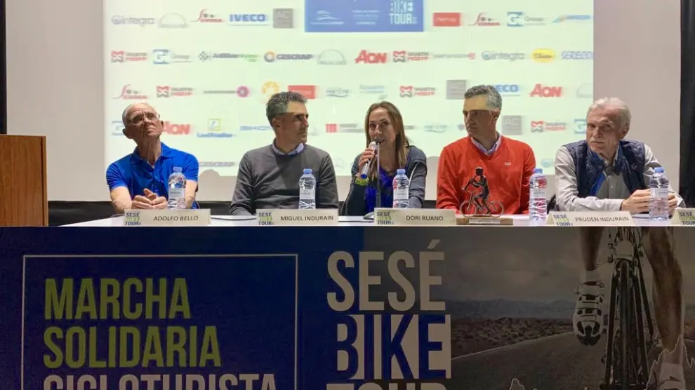 Adolfo Bello, Miguel Induráin, Dori Ruano, Pruden Induráin y Javier Moracho, ayer en la charla ‘Visiones del ciclismo’