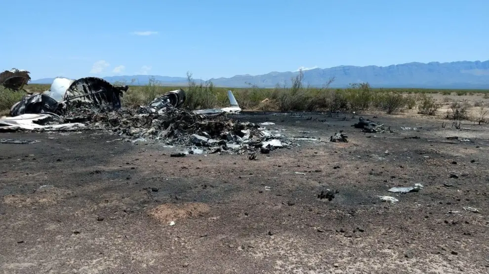 Los restos del avión accidentado en México.