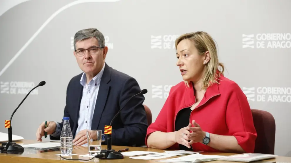 Vicente Guillén y Marta Gastón, este martes tras el Consejo de Gobierno