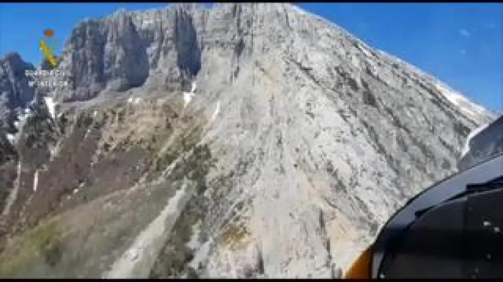 La Guardia Civil ha rescatado este domingo a un escalador que ha resultado herido tras caerse unos tres metros cuando se encontraba en una pared del pico Ezcaurre, en el Pirineo oscense.