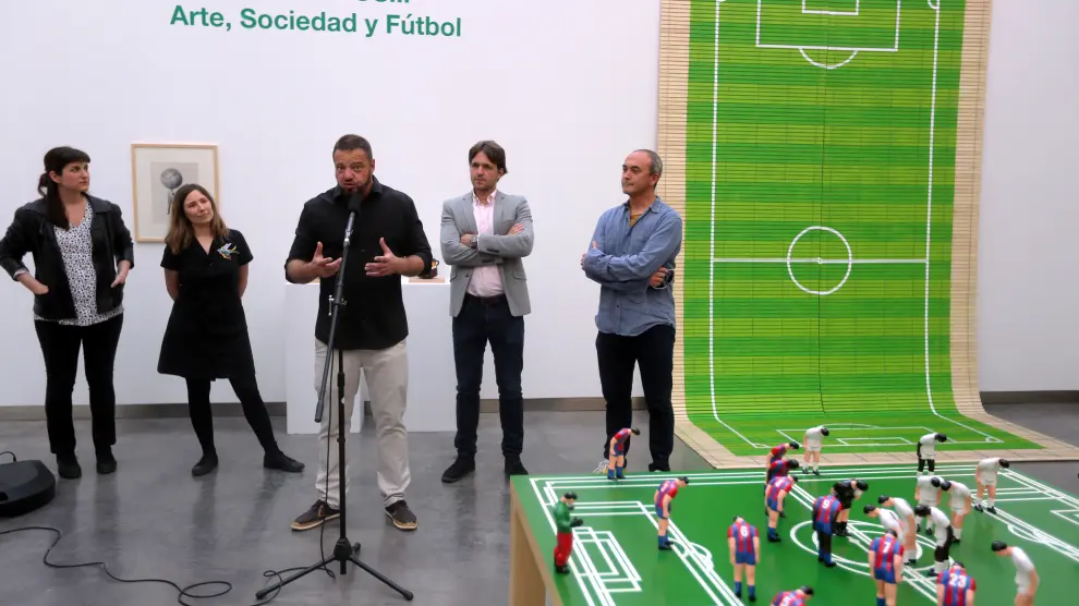 El director del CDAN, Juan Guardiola, explicando los detalles de la temporada expositiva.