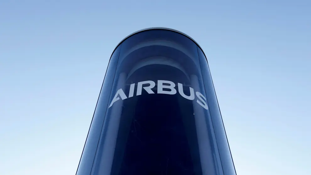 FILE PHOTO: The Airbus logo is pictured at Airbus headquarters in Blagnac near Toulouse, France, March 20, 2019. REUTERS/Regis Duvignau/File Photo [[[REUTERS VOCENTO]]] AIRBUS-MANAGEMENT/