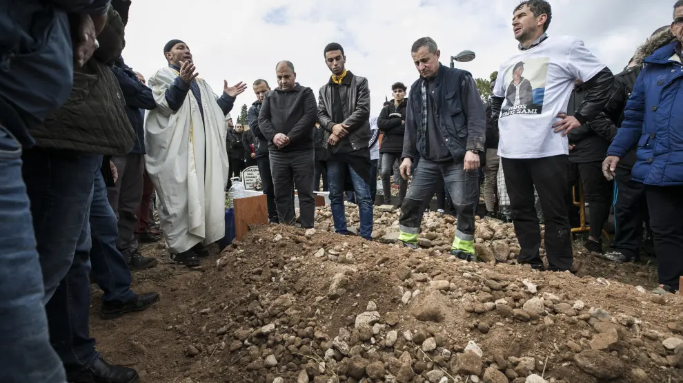 El funeral de Sami congregó a cientos de personas en el cementerio musulmán de Torrero. El crimen de Sami Hamidi se produjo el 18 de noviembre de 2018 en pleno centro de Zaragoza el 20 de noviembre de 2018.