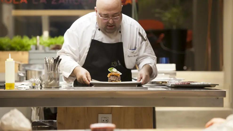 Darío Bueno, chef del hotel Abba, de Huesca, un experto en carnes de cordero.