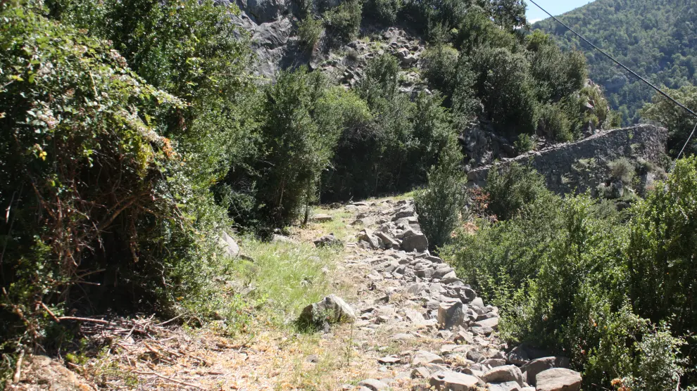 Tramo de calzada romana en el valle de Hecho (Huesca)