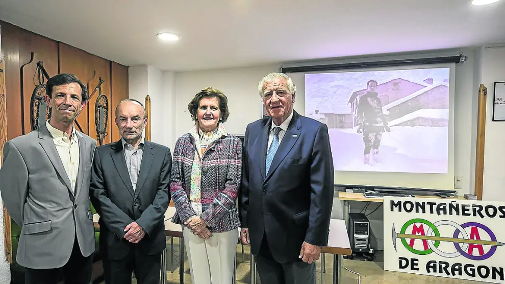 Alberto Martínez, Ramón Tejedor, Pilar Almarza y Fernando Lozano, en la sede.