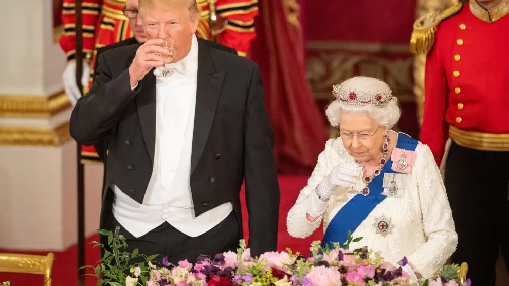 U.S. President Donald Trump and Britain's Queen Elizabeth attend the State Banquet at Buckingham Palace in London, Britain, June 3, 2019. Dominic Lipinski/Pool via REUTERS [[[REUTERS VOCENTO]]] USA-TRUMP/BRITAIN