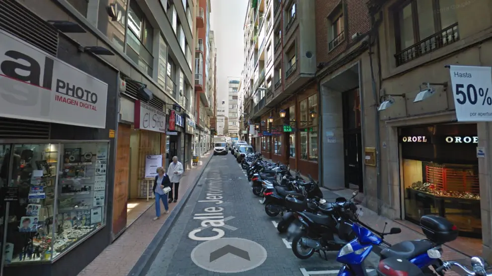 Los hechos ocurrieron a plena luz del día en una céntrica calle de Zaragoza