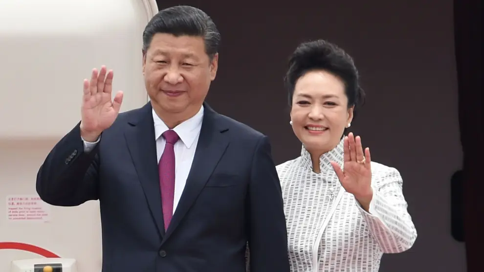 El presidente de China, Xi Jinping, con su esposa, la cantante Peng Liyuan.