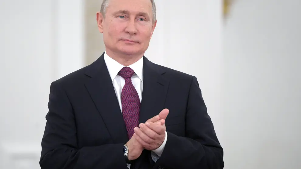 Russian President Vladimir Putin attends an awarding ceremony marking the Day of Russia at the Kremlin in Moscow, Russia June 12, 2019. Sputnik/Alexei Druzhinin/Kremlin via REUTERS ATTENTION EDITORS - THIS IMAGE WAS PROVIDED BY A THIRD PARTY. [[[REUTERS VOCENTO]]] RUSSIA-DAY/