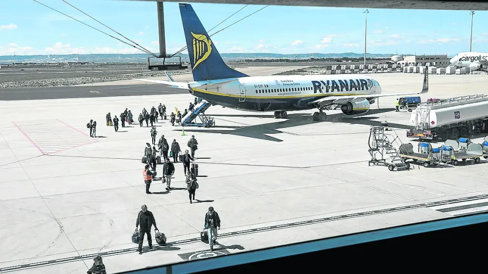 Ryanair ha retomado los vuelos de verano entre Zaragoza y París.