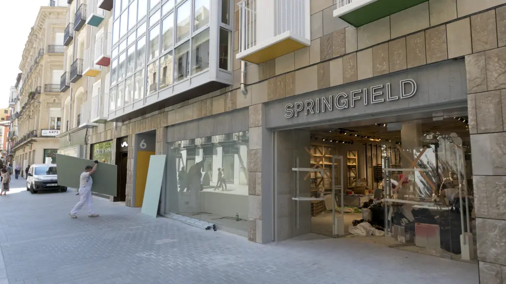 La cadena de moda Tendam ultima la apertura de Springfield en un local de Coso Bajo.