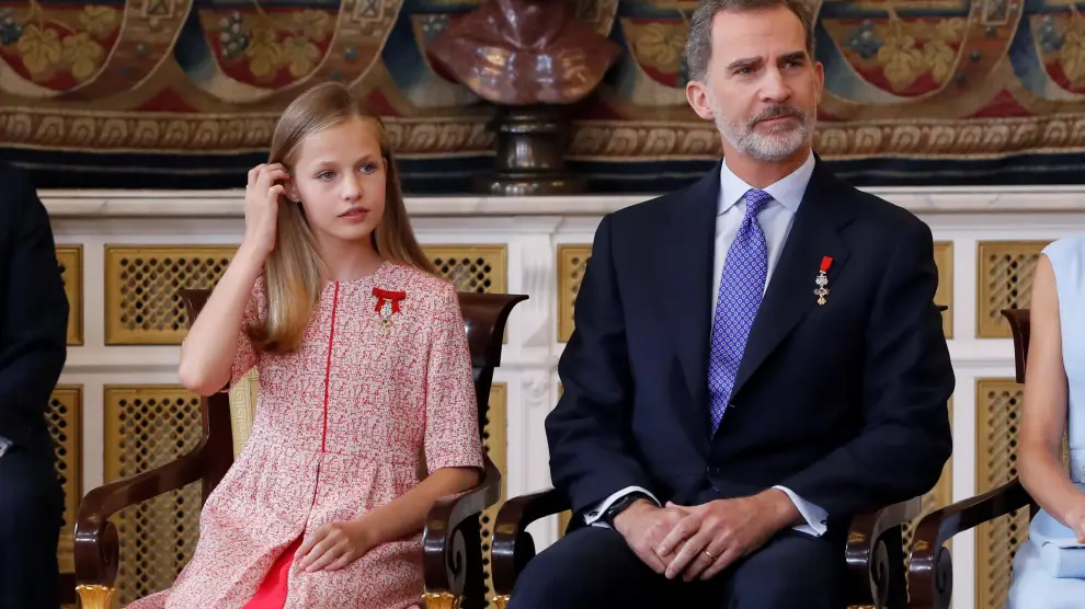 Los Reyes y sus hijas han presidido el acto de imposición de condecoraciones a 41 ciudadanos de toda España