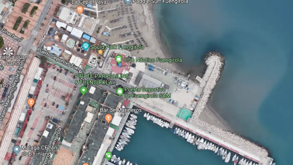 Los hechos se produjeron en una zona de ocio situada en las inmediaciones del puerto deportivo de Fuengirola.