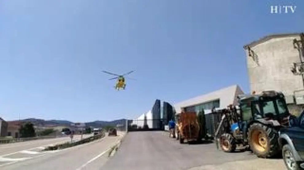Al parecer los tres han resultado intoxicados cuando trabajaban en una cuba. El herido ha sido evacuado al hospital Miguel Servet de Zaragoza en helicóptero.