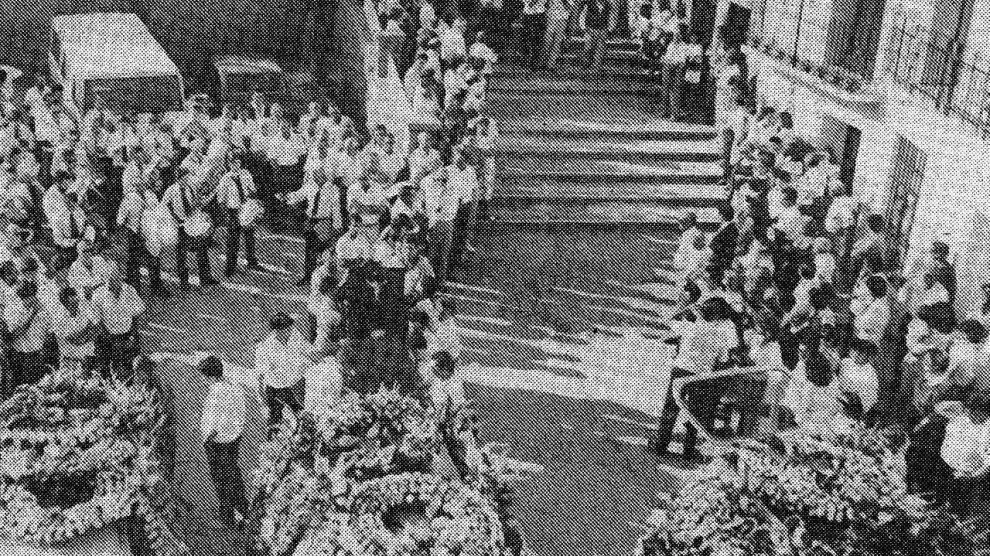 Momento del funeral en Encinacorba en 1988