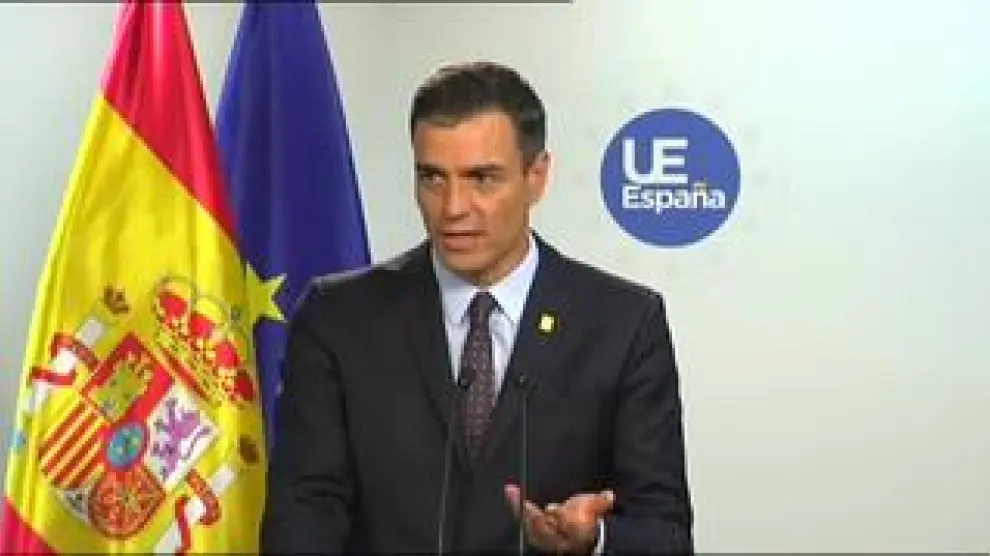 El presidente del Gobierno en funciones, Pedro Sánchez, critica a Ciudadanos por el rechazo de su líder, Albert Rivera, a la invitación de Sánchez para negociar sobre la investidura.