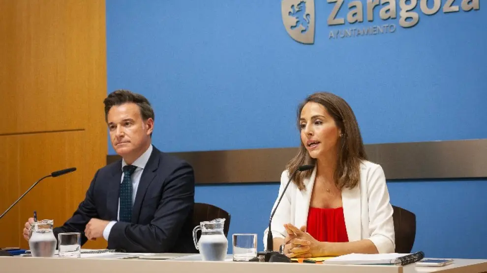 Víctor Serrano y María Navarro, ayer, durante el anuncio de los nombramientos.