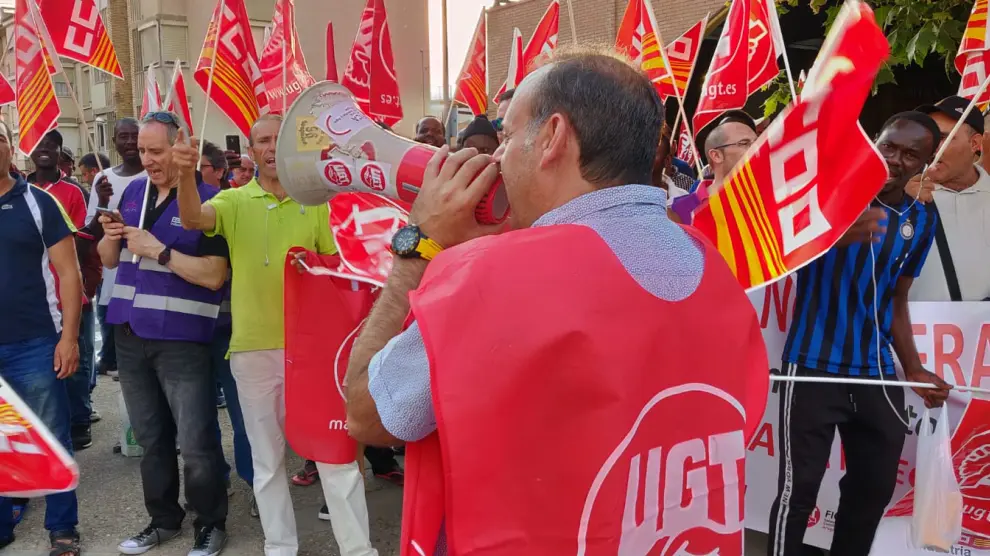 Protesta de temporeros convocada por UGT y CC. OO. el pasado 17 de julio en Fraga
