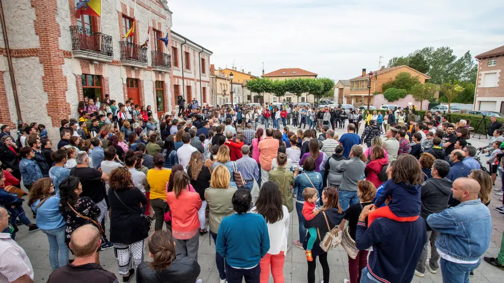 Concentración silenciosa en repulsa del crimen en Villagonzalo Pedernales (Burgos).