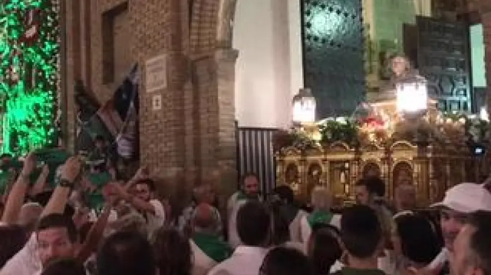 Emotivo y multitudinario acto de despedida de las fiestas en Huesca.