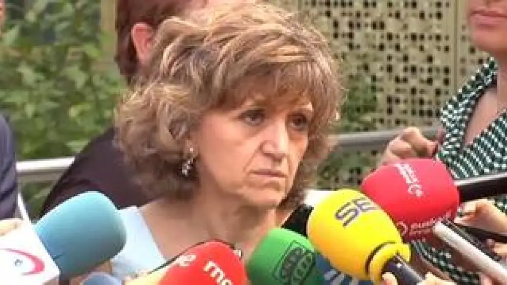 María Luisa Carcedo, ministra de Sanidad, no resta responsabilidad a la empresa donde se originó el brote de listeriosis.