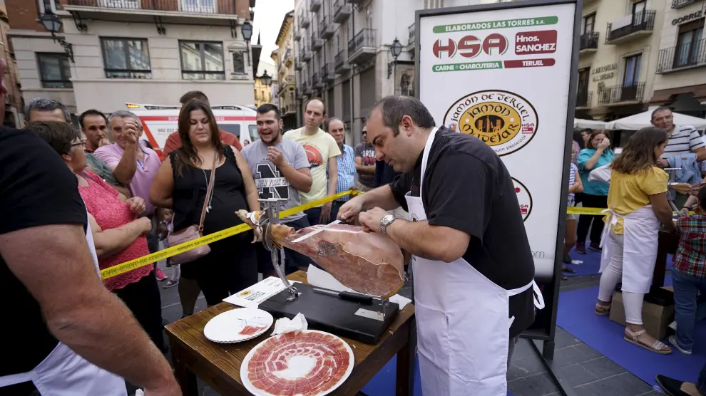 Feria del Jamon de Teruel. Encuentro de cortadores en la calle. FotoAntonio Garcia/bykofoto. 15/09/18 [[[FOTOGRAFOS]]]