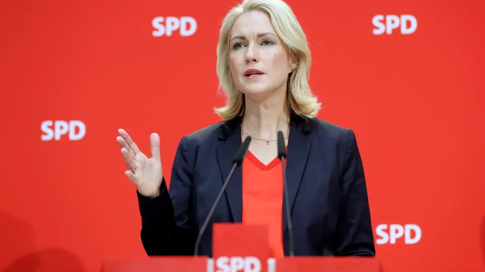 La líder provisional del SPD alemán, Manuela Schwesig, dimite para tratarse de un cáncer.